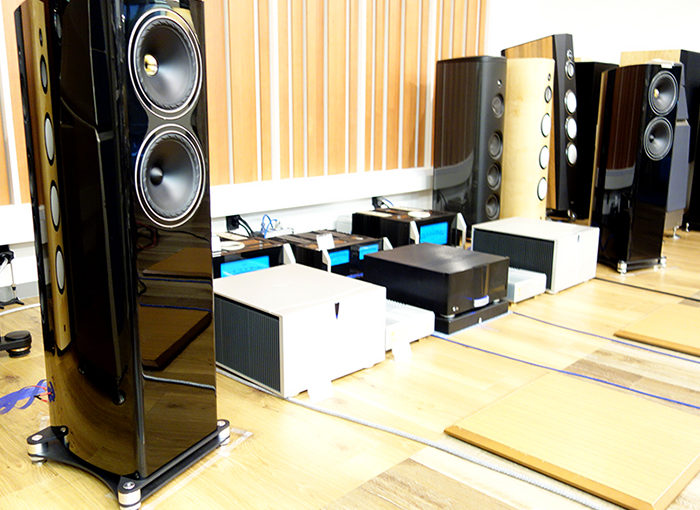 Fyne Audio F702 スピーカーを期間限定デモ中です。