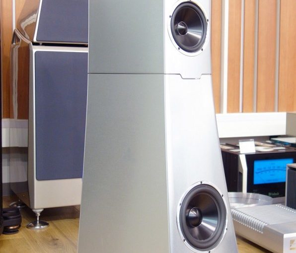 YG Acoustics Vantageをデモ中です