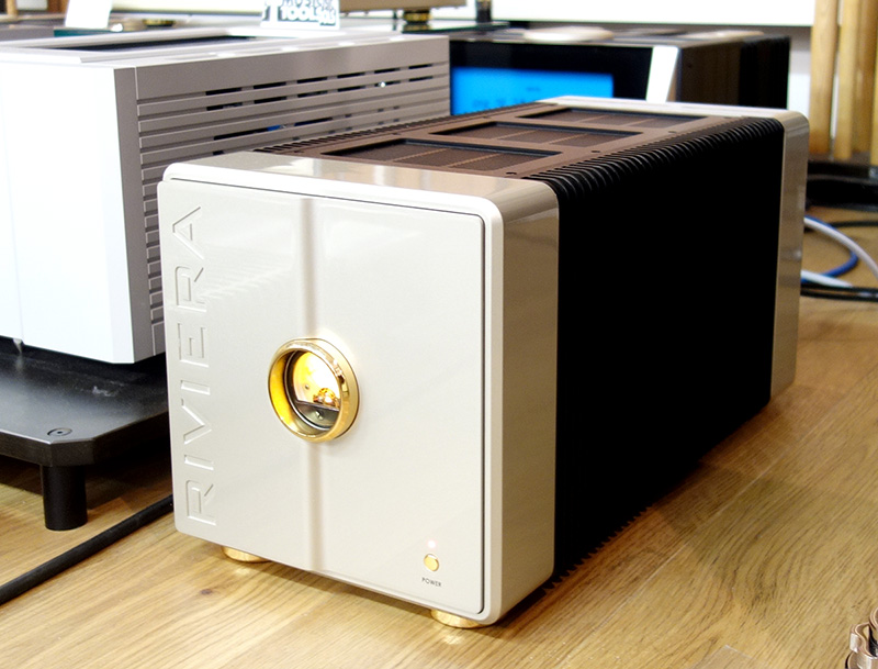 RIVIERA（リビエラ）、プリアンプAPL01SE、パワーアンプAFM100SEを試聴