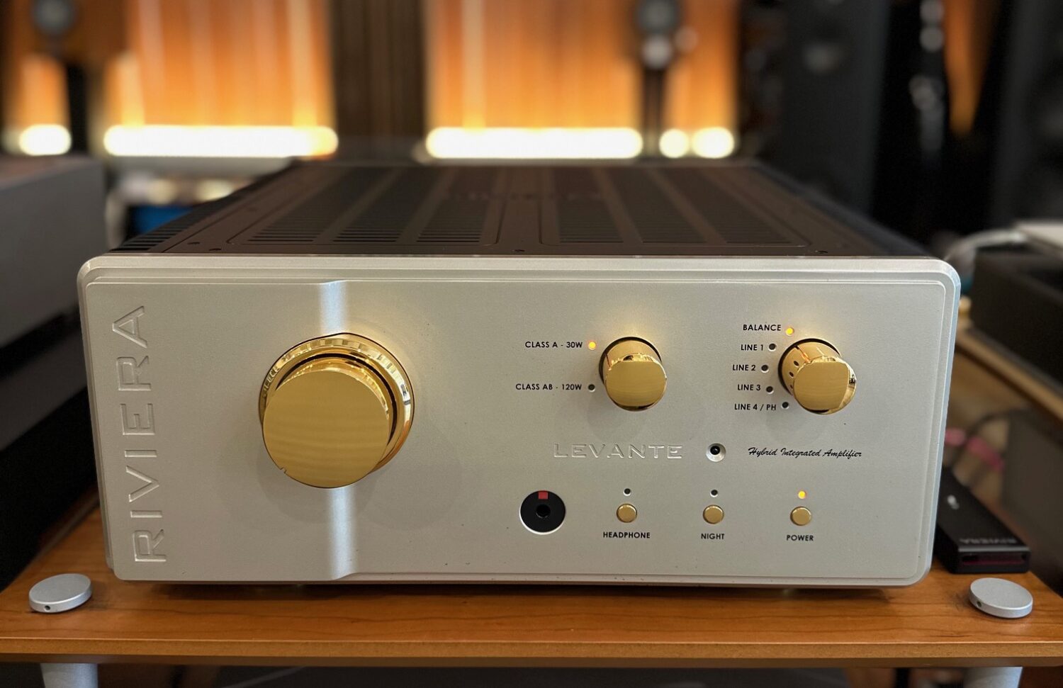 RIVIERAのLEVANTEを試聴しました。